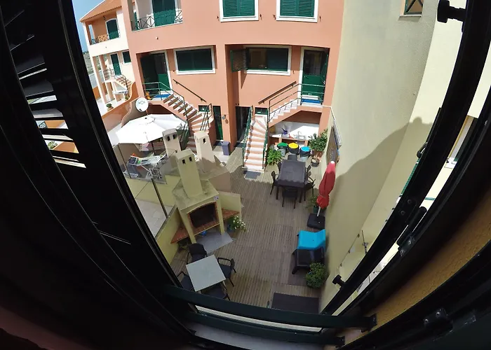 Supertubos Beach Hostel